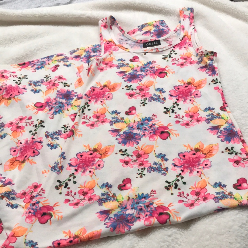 EUC Long Tank Cream base Colorful Dress Sz Med